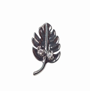 Liść monstery z kryształkami - tytanowy ozdobny labret. Kolczyk do piercingu stylizacji ucha.