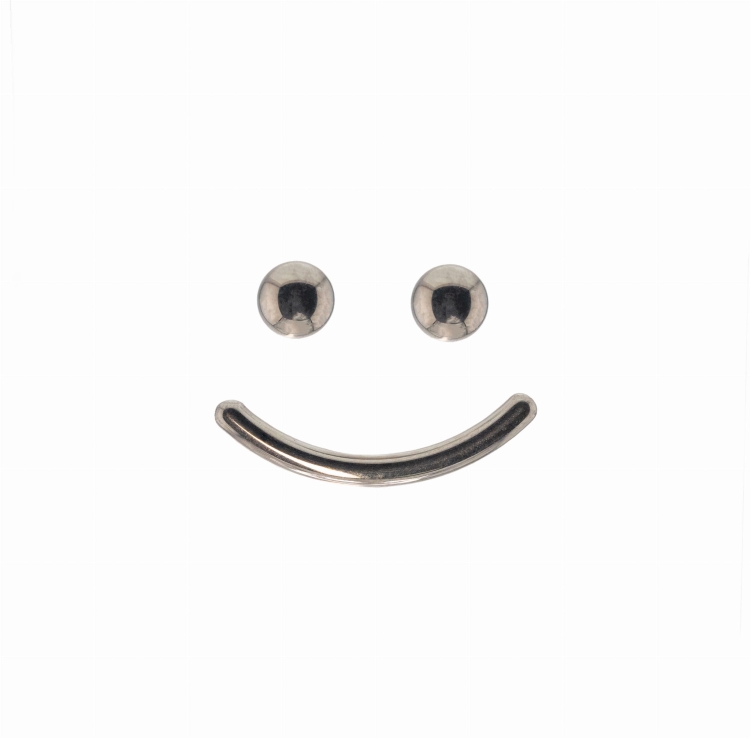 Uśmiech smile - 3 tytanowe labrety. Kolczyki do kompozycji ucha 3x flat, lobe. Trzy przekłucia buzia uśmiechnięta lub smutna. Dwie kulki, jeden zagięty