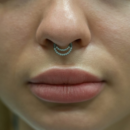 Clicker podwójne kółko z kryształami biżuteria tytanowa w septum