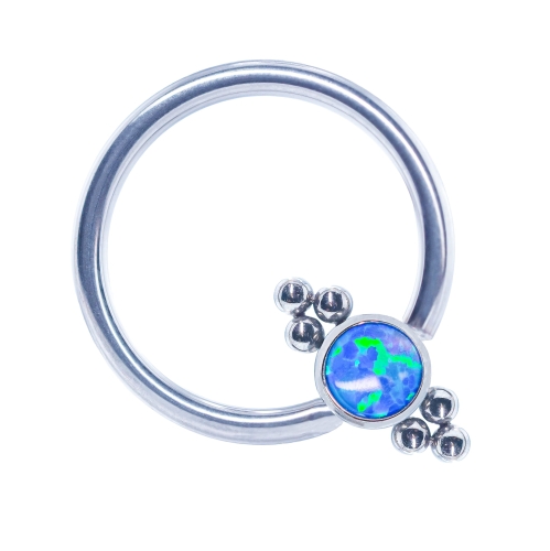 Kółko BCR z opalem oprawionym tytanowymi kulkami trójkąt