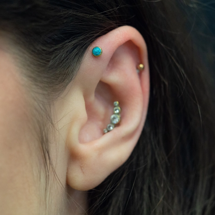 Onyks turkus forward helix