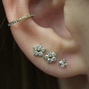 Kryształowy kwiatek 5 ramion tytanowy ozdobny labret. Kolczyk do piercingu ucha podwójny upper lobe.