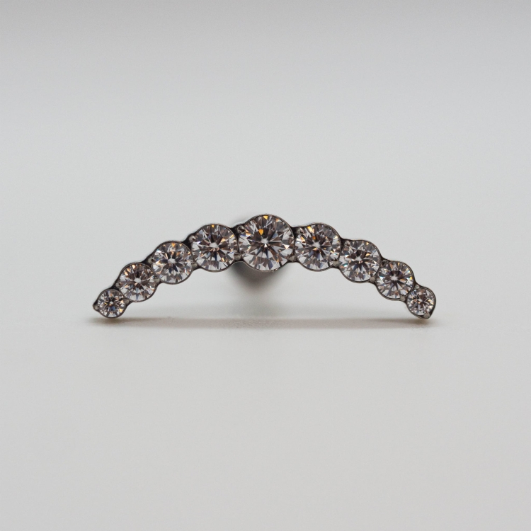 Duży cluster z 9 kryształami - tytanowy ozdobny labret